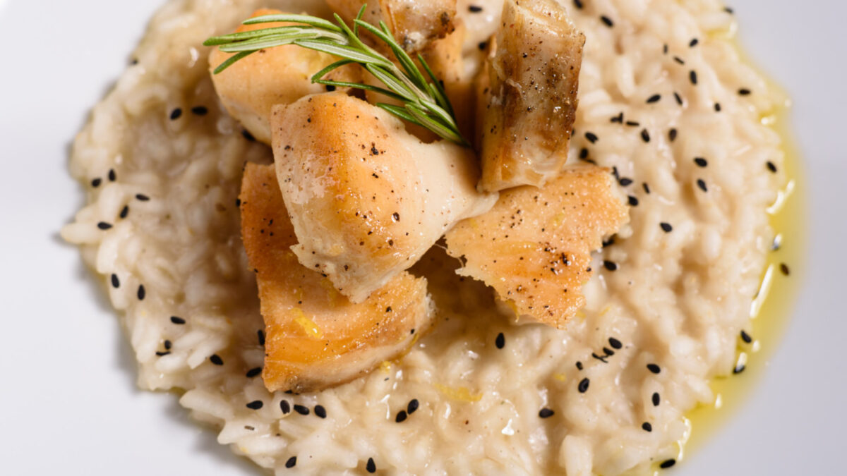 Risotto au poulet : une recette familiale rapide et savoureuse